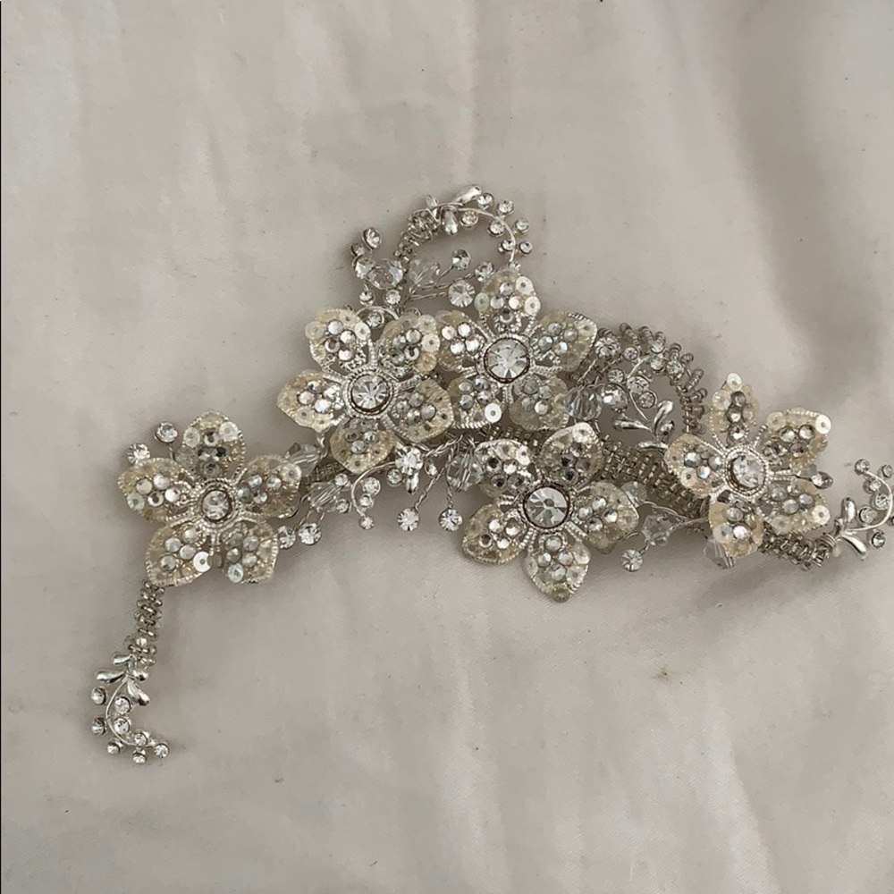 Rhinestone hair clip